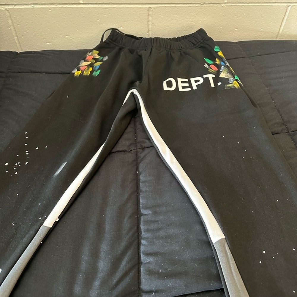 Gallery dept sweatpants size medium fits like a small